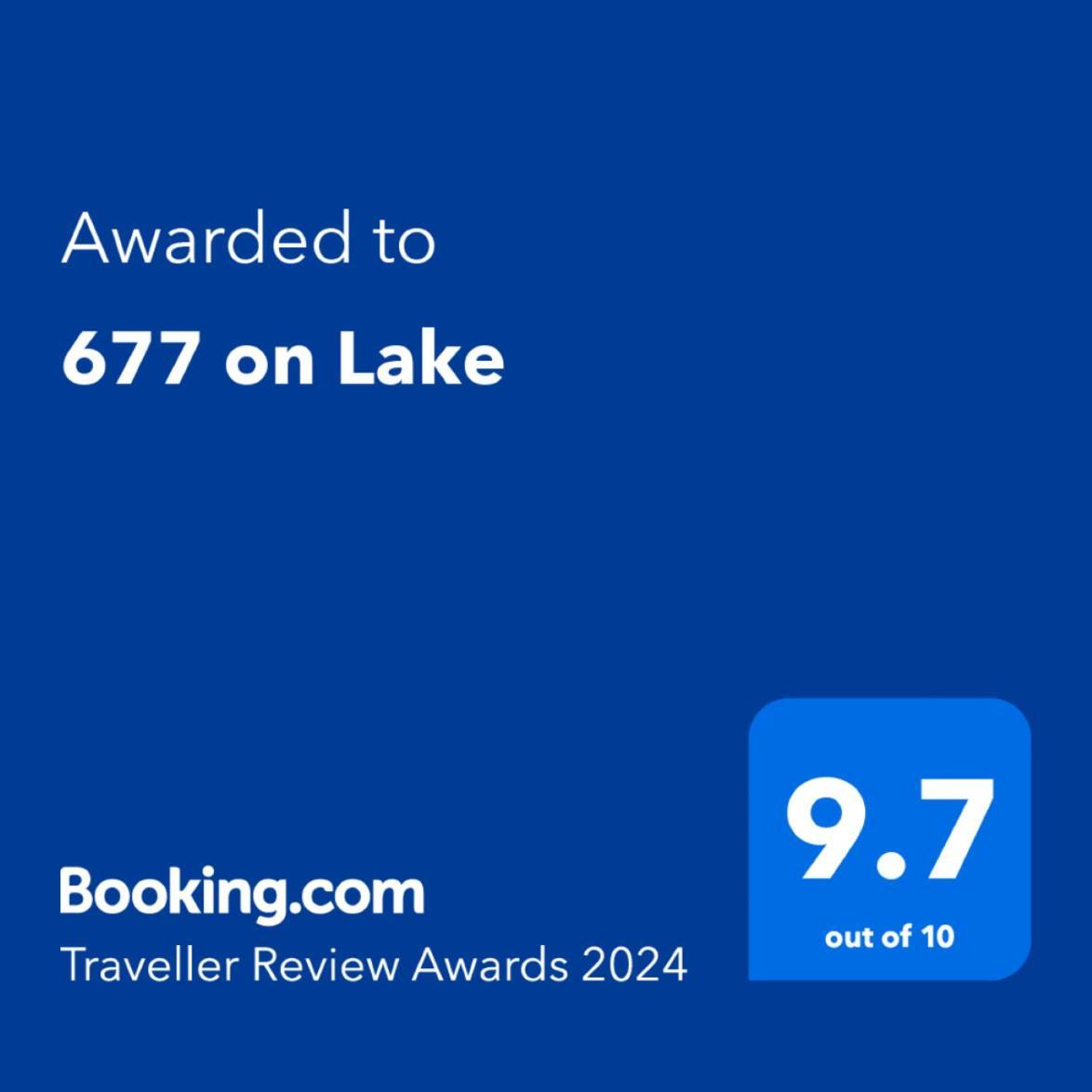 677 On Lake Wildernis Extérieur photo